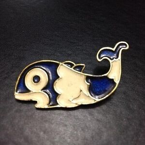 A whale of a brooch